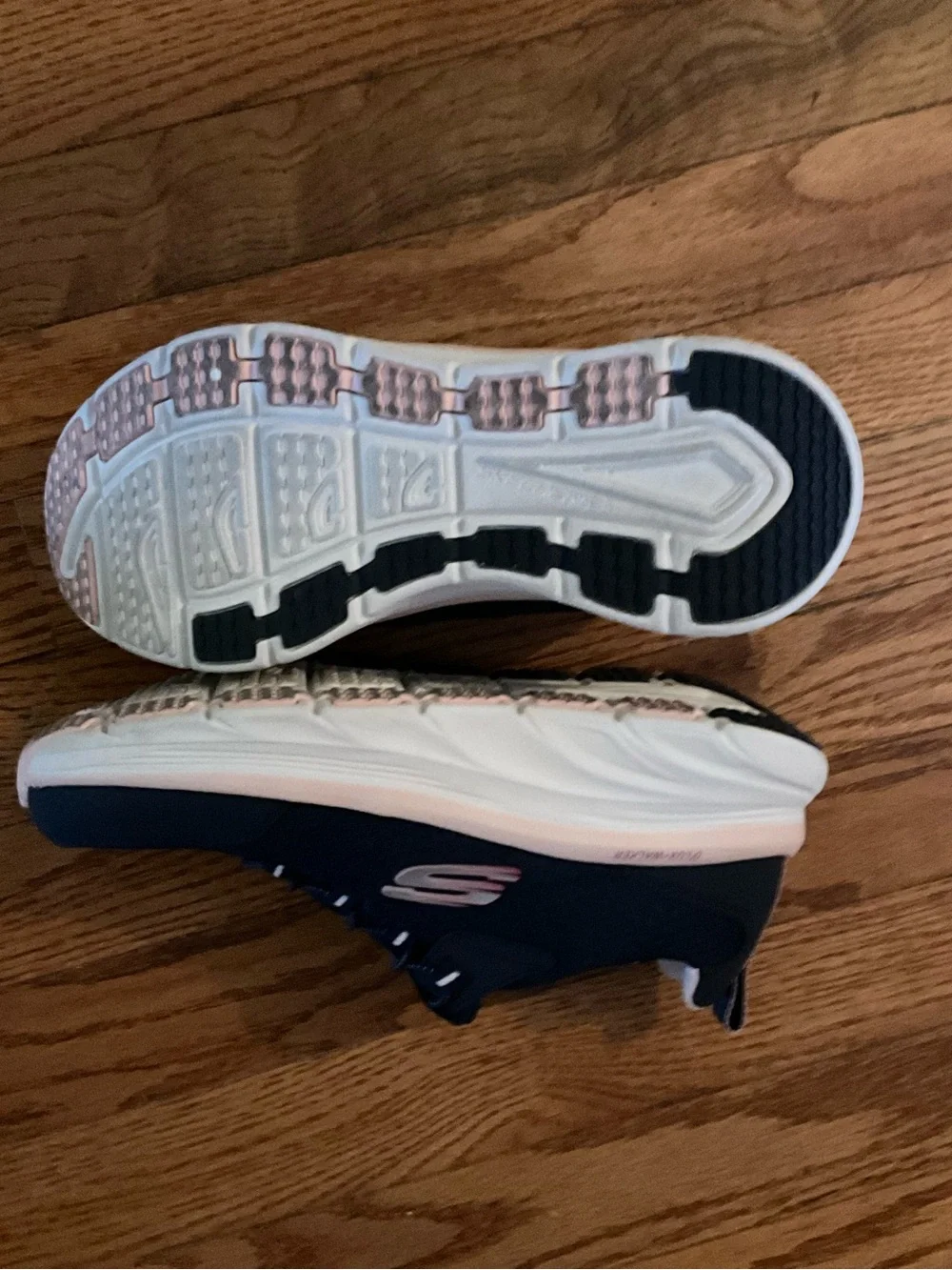 Skechers D'Lux Walker sneakers in navy and pink Sz 8.5